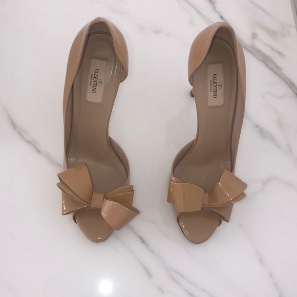Valentino Nude Patent Bow Patent Leather Pumps - Picture 3 of 8